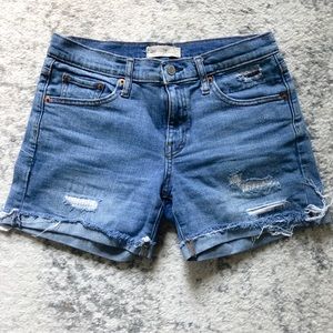 Gap 1969 shorts size 26 distressed